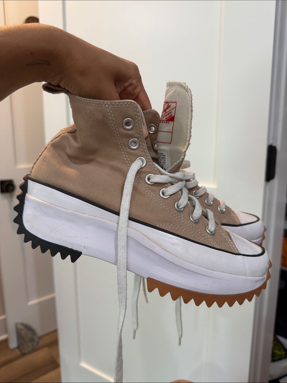 Converse - Run Star Hike Platform High Hemp color Chuck Taylor